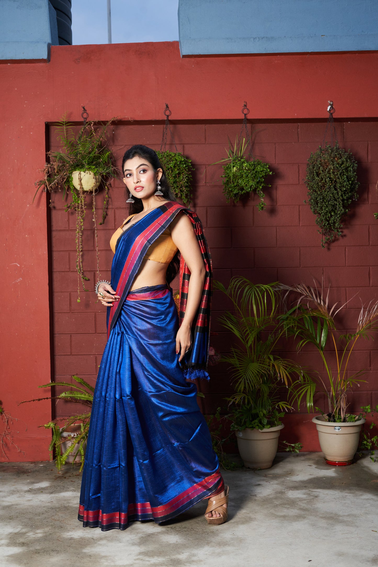 Handwoven Raw Dupion Weaving Saree
