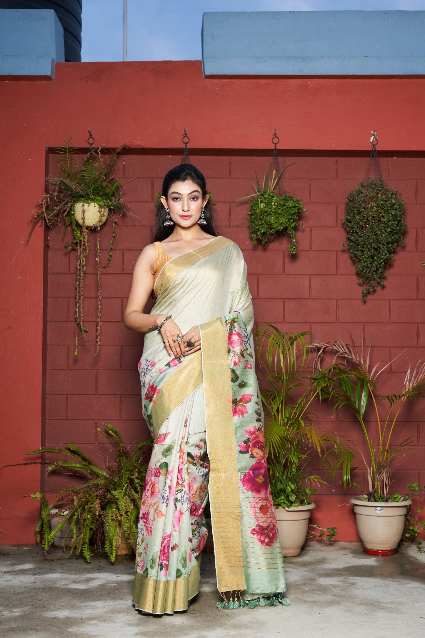 Handwoven Tussar Munga Silk Floral Print Design Saree