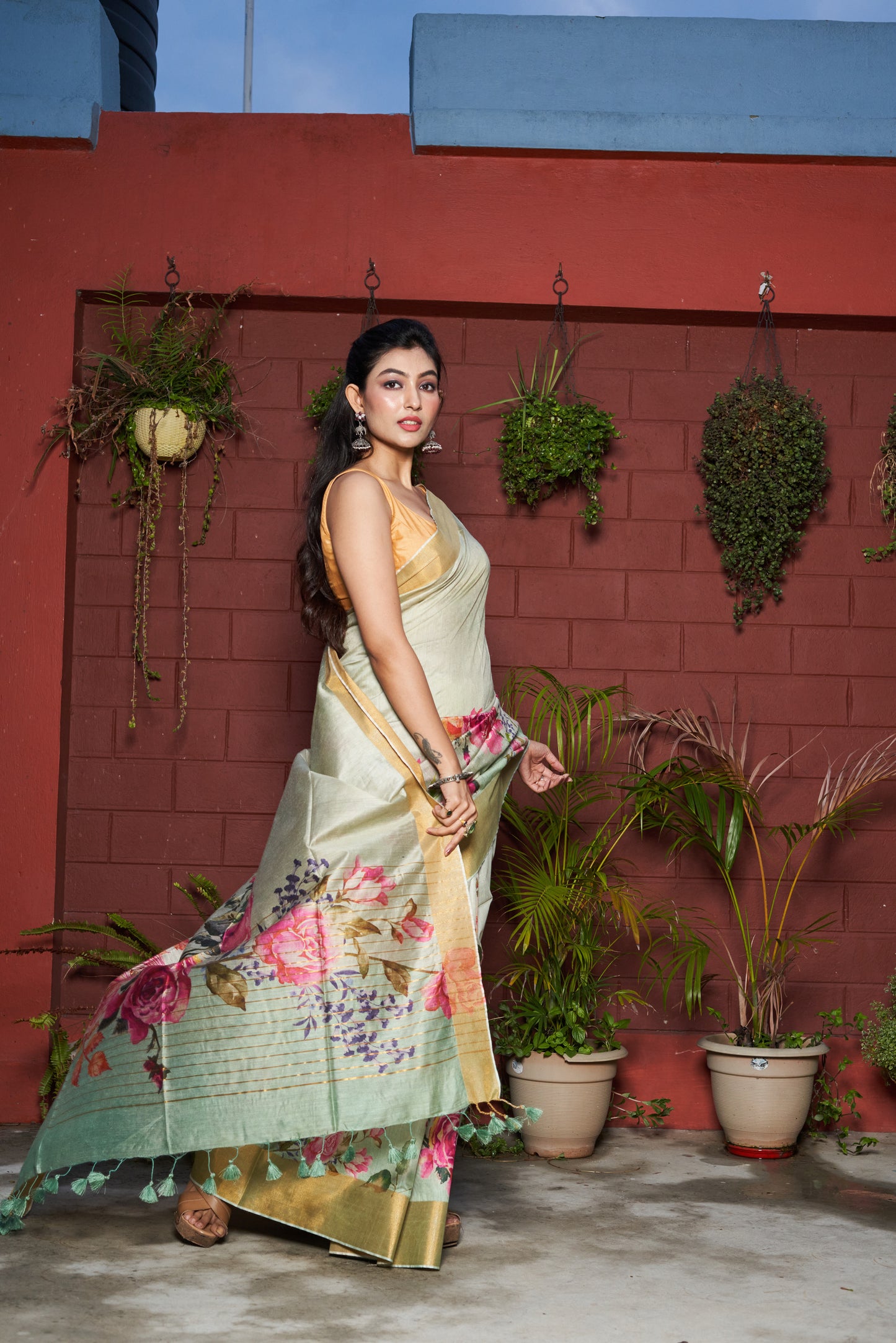 Handwoven Tussar Munga Silk Floral Print Design Saree